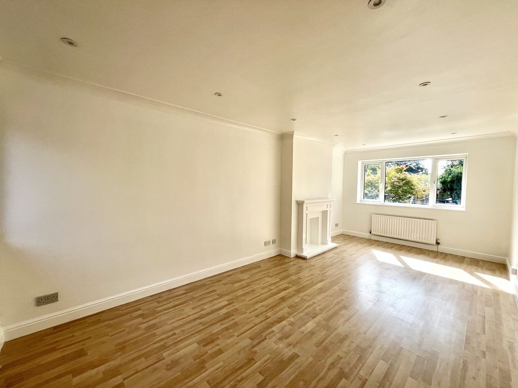 Property photo 2 of 9 Not Specified