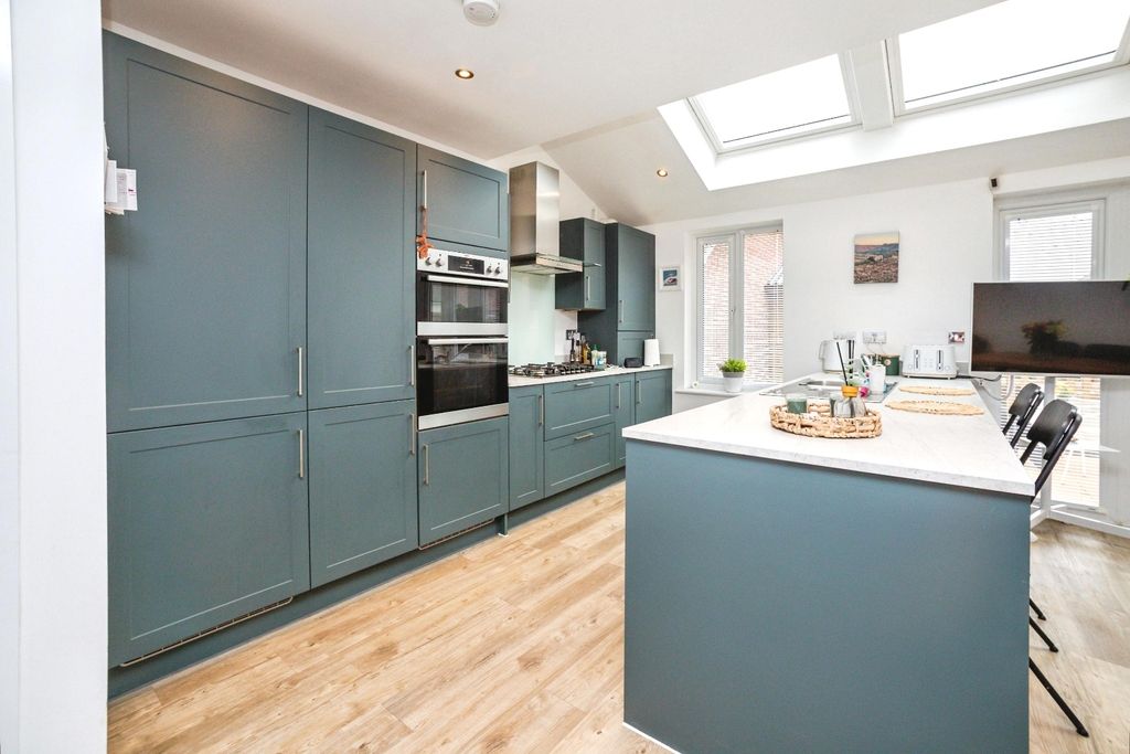 Property photo 2 of 22 Pbox-Img.Jpg