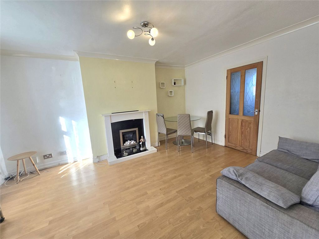 Property photo 2 of 10 Picture No. 04