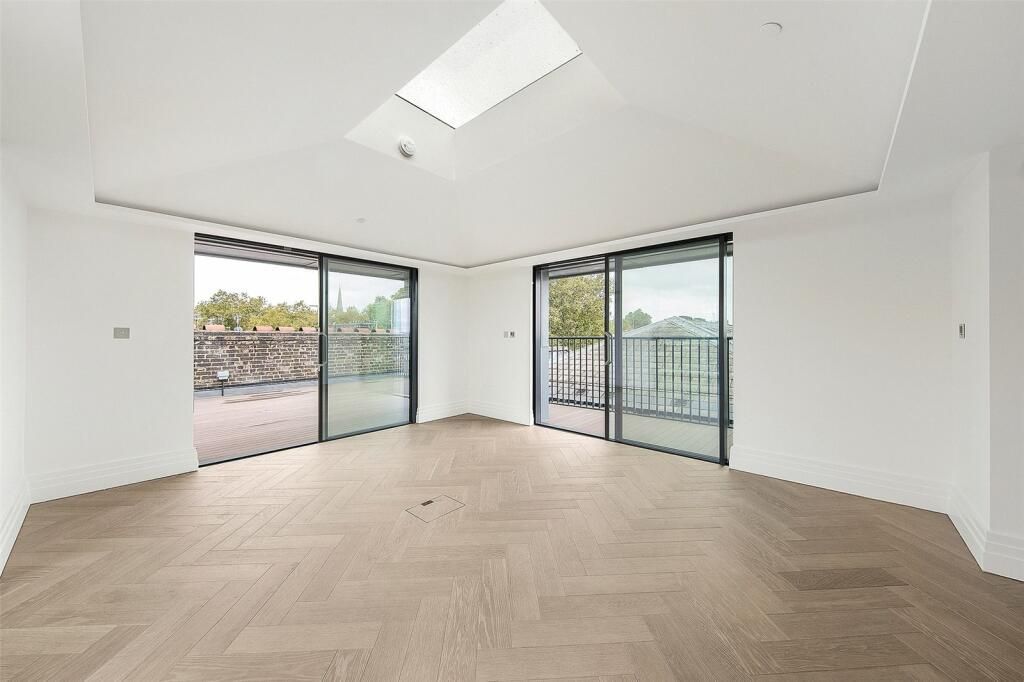 Property photo 1 of 2