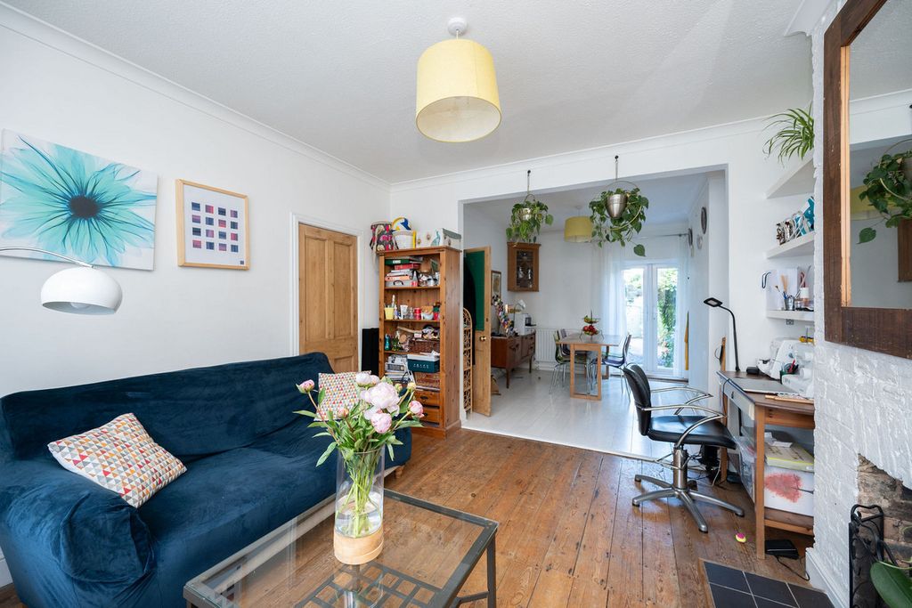 Property photo 3 of 19