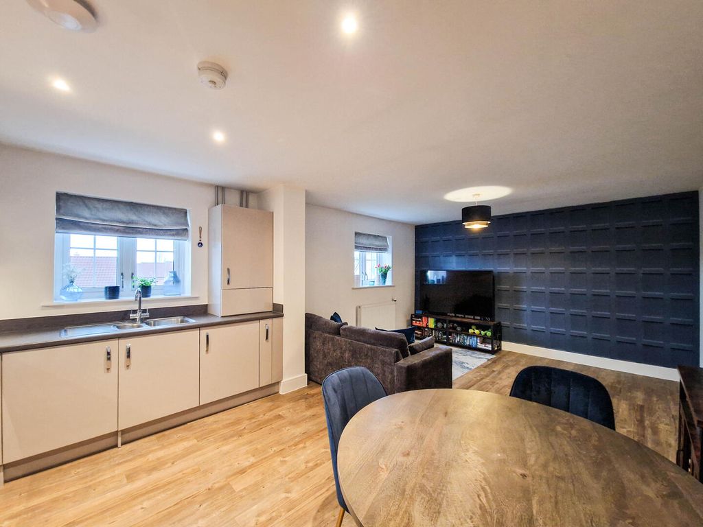 Property photo 3 of 16 Kitchen