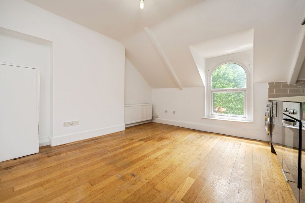 Property photo 2 of 10 Photo