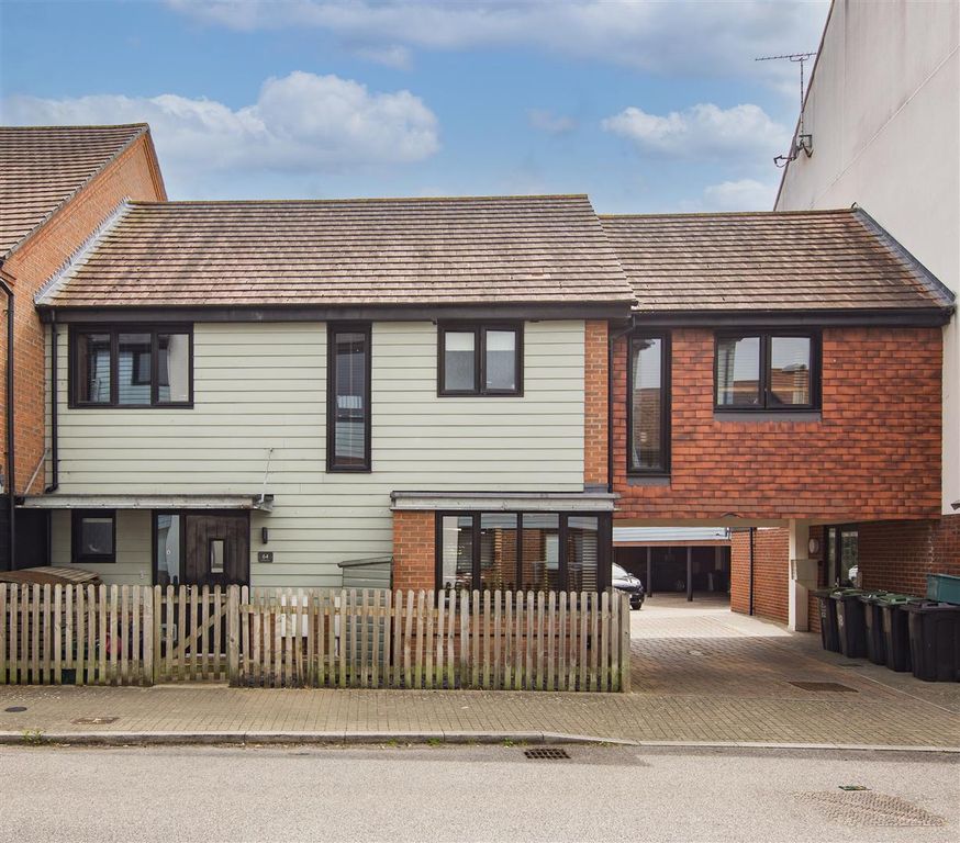 Property photo 1 of 29 Frontage