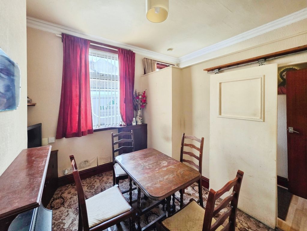Property photo 3 of 18 Pbox-Img.Jpg