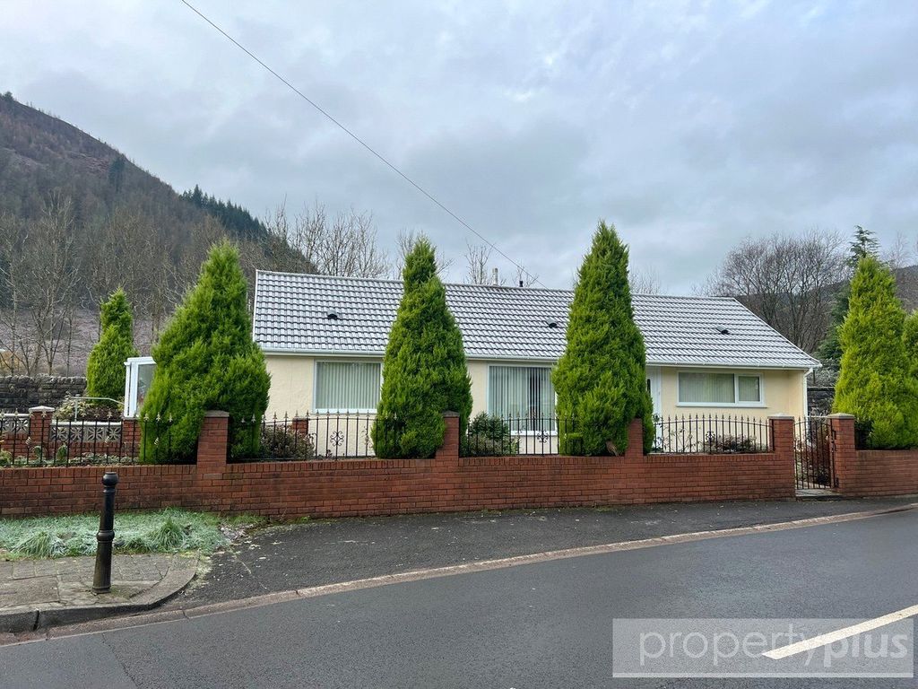 Property photo 1 of 20 Picture No. 09