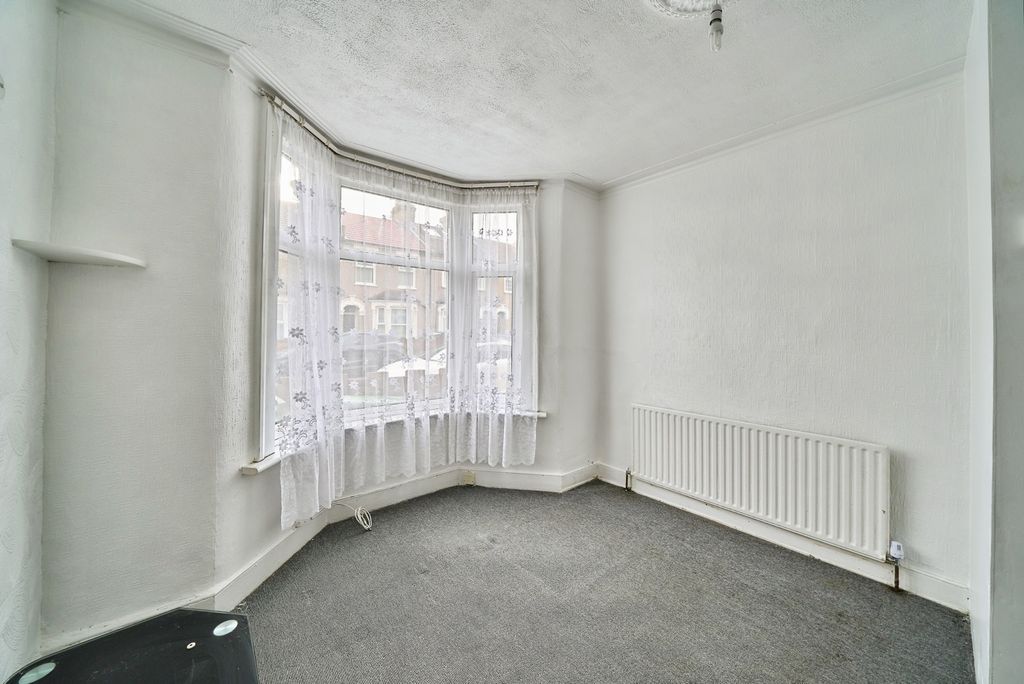 Property photo 3 of 15 Pbox-Img.Jpg