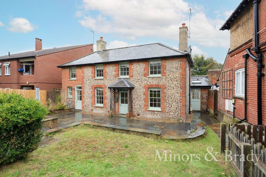 Property photo 1 of 25