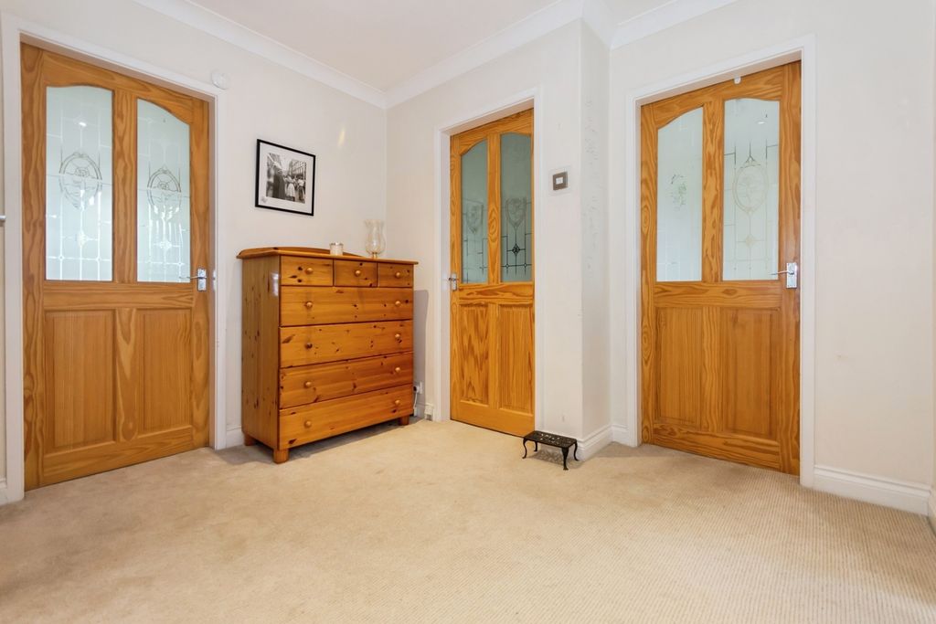 Property photo 3 of 16 Hallway