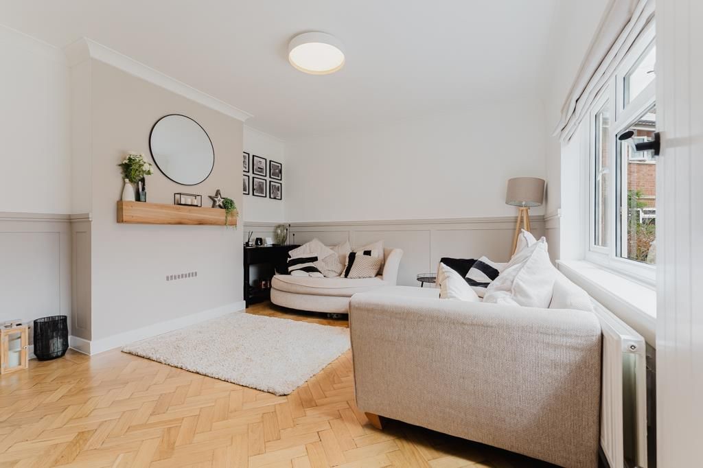 Property photo 2 of 33 6 Regent Close, Burton Latimer-2.Jpg