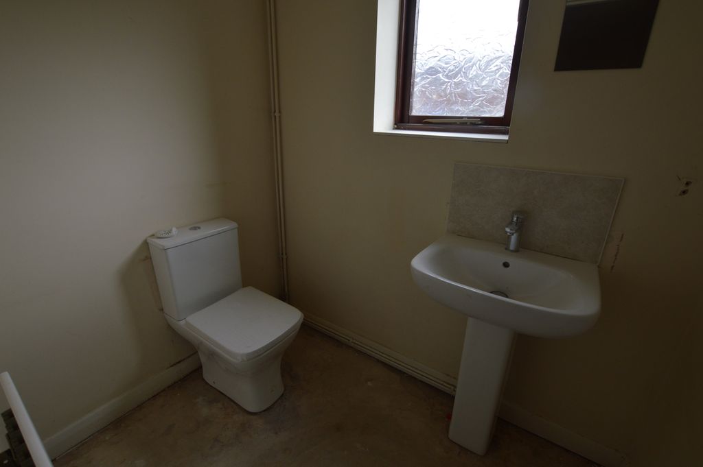Property photo 3 of 6