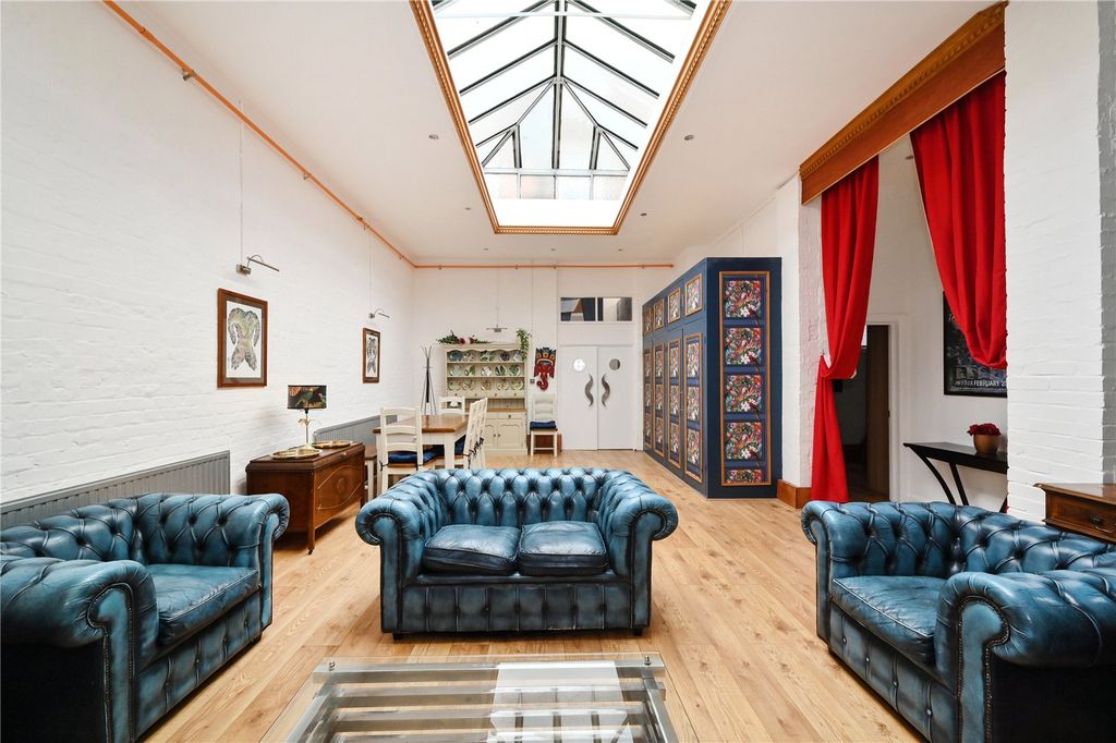 Property photo 3 of 16 Picture No. 18