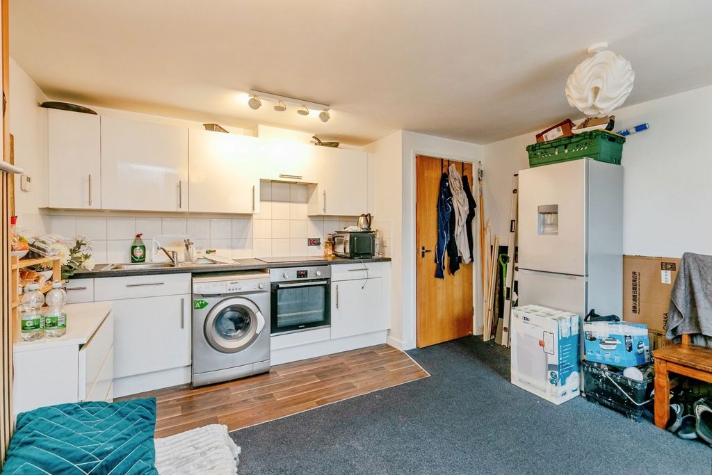 Property photo 3 of 20 Pbox-Img.Jpg