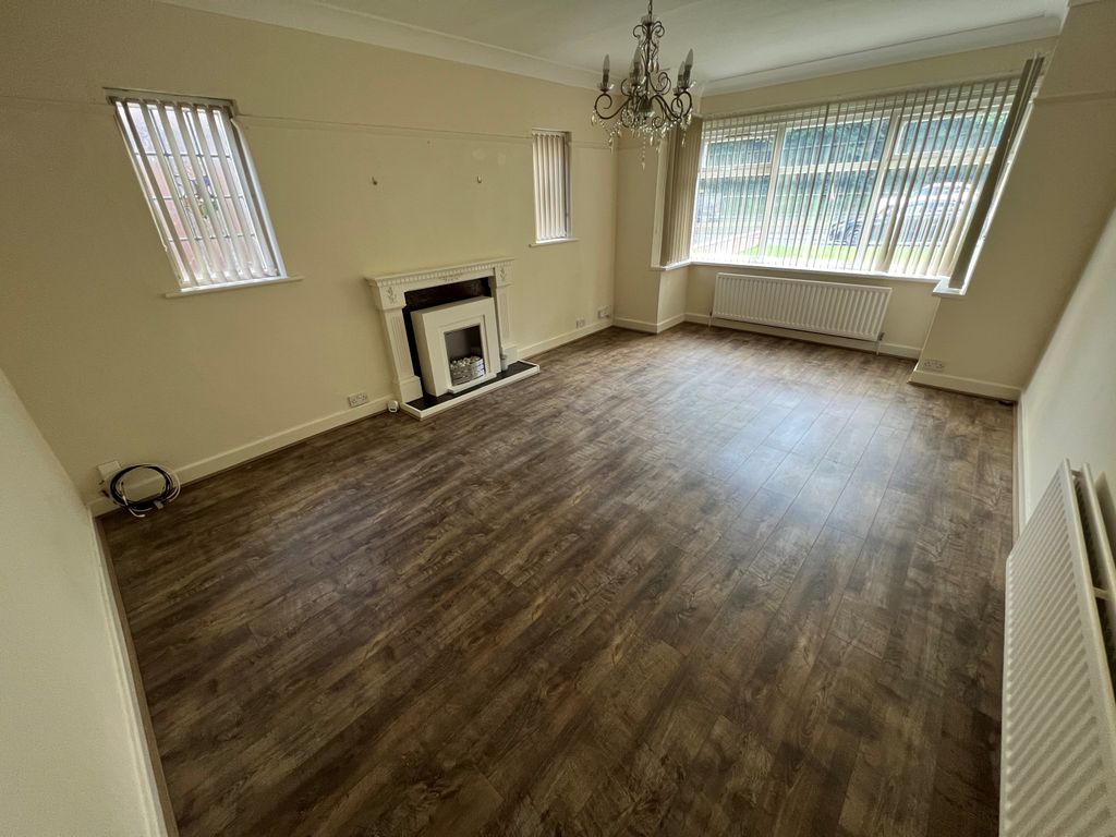 Property photo 2 of 14 Image