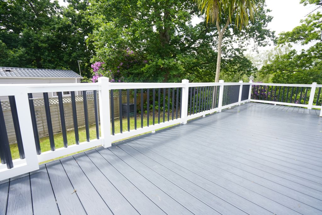 Property photo 2 of 33 Deck