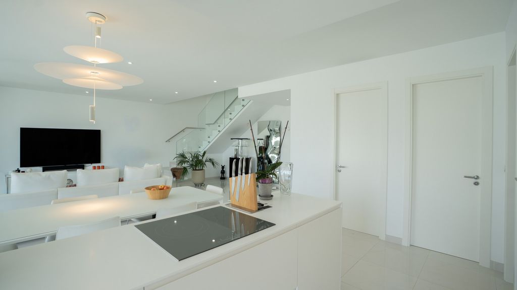 Property photo 3 of 29 Photo 2