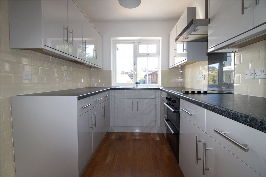 Property photo 2 of 15 Picture No. 08