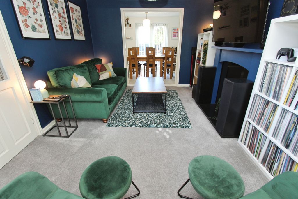 Property photo 2 of 23