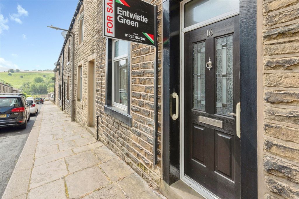 Property photo 2 of 17 Picture No. 35