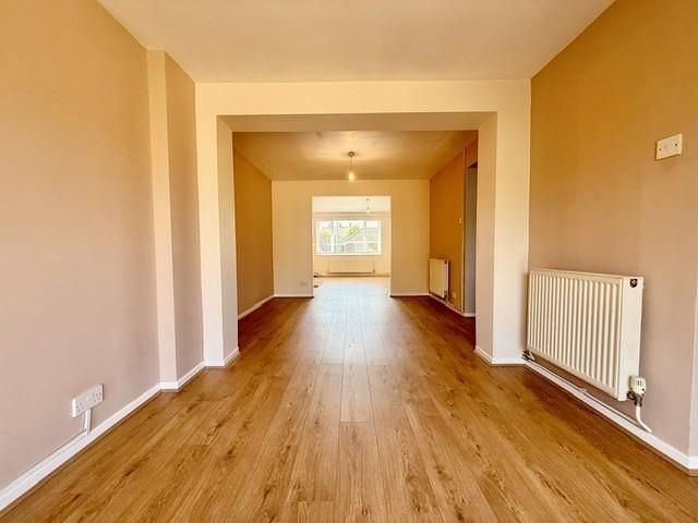 Property photo 3 of 17 Noredown 4.Jpg