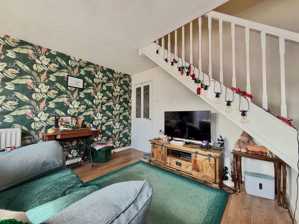 Property photo 2 of 8