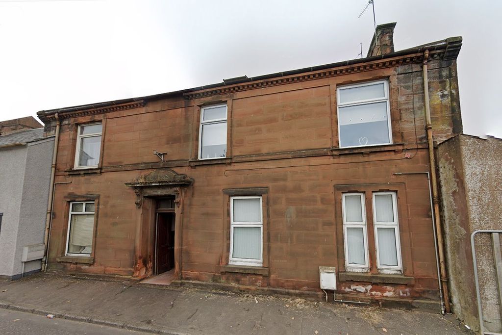 Property photo 1 of 2