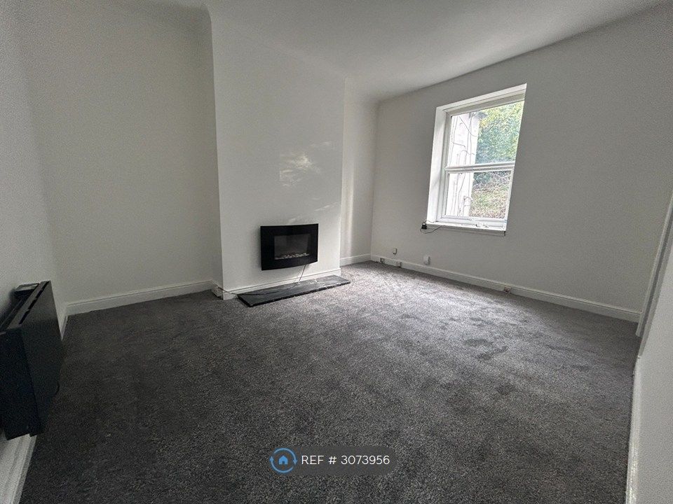 Property photo 3 of 15 Living Room