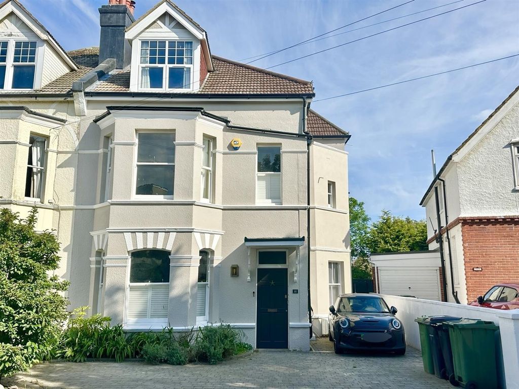 Property photo 1 of 36