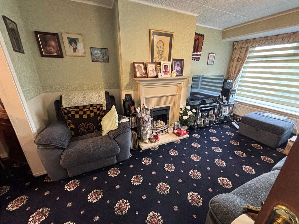 Property photo 3 of 18 Picture No. 01