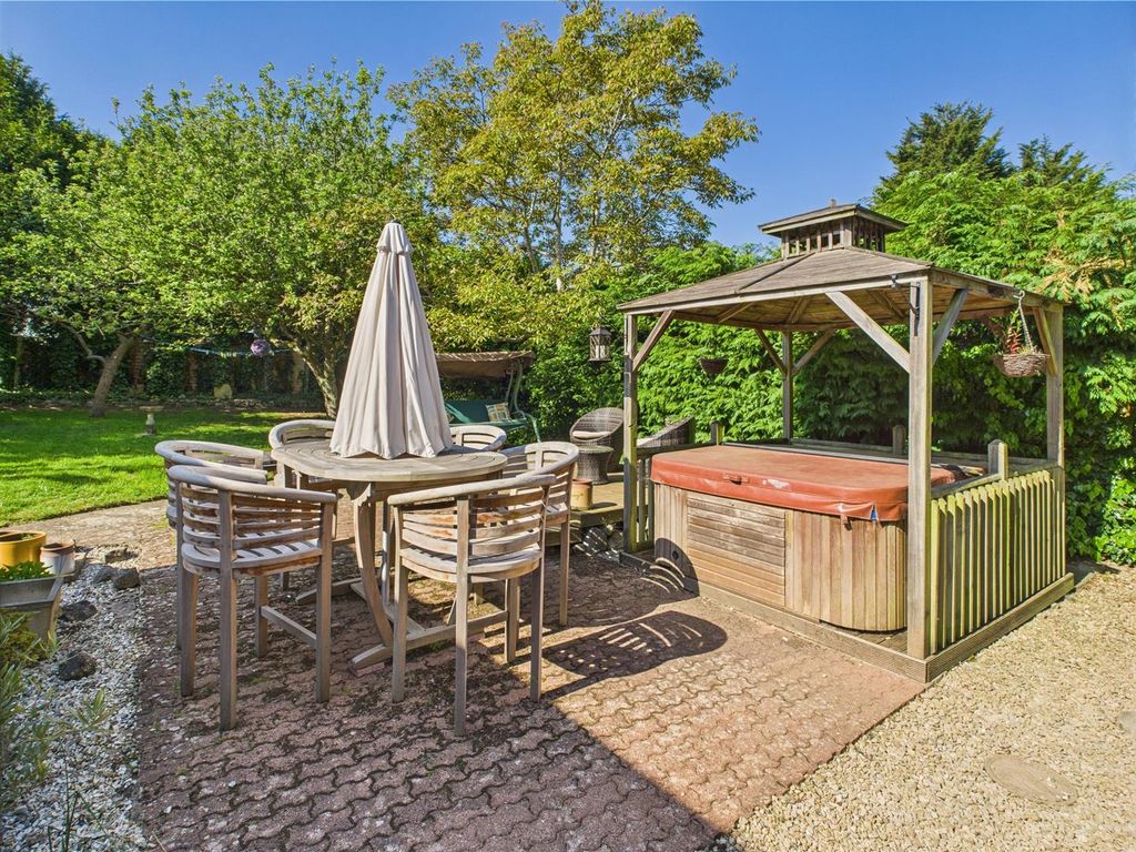 Property photo 3 of 18