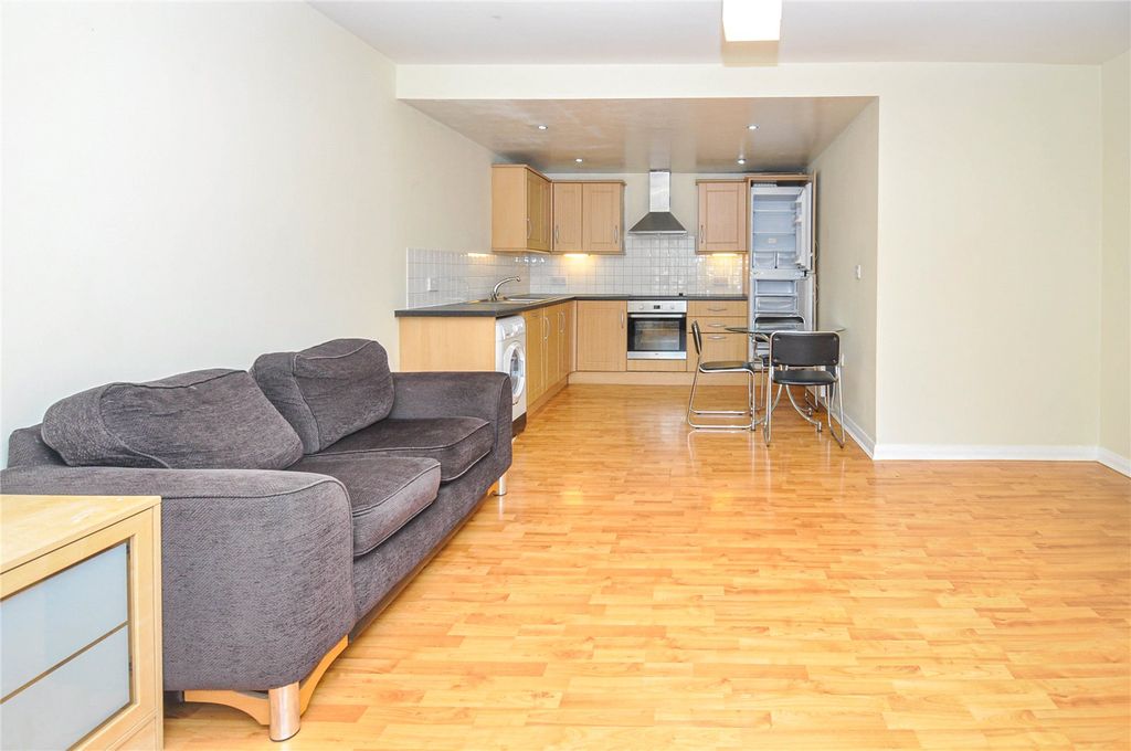 Property photo 2 of 9 Picture No. 05