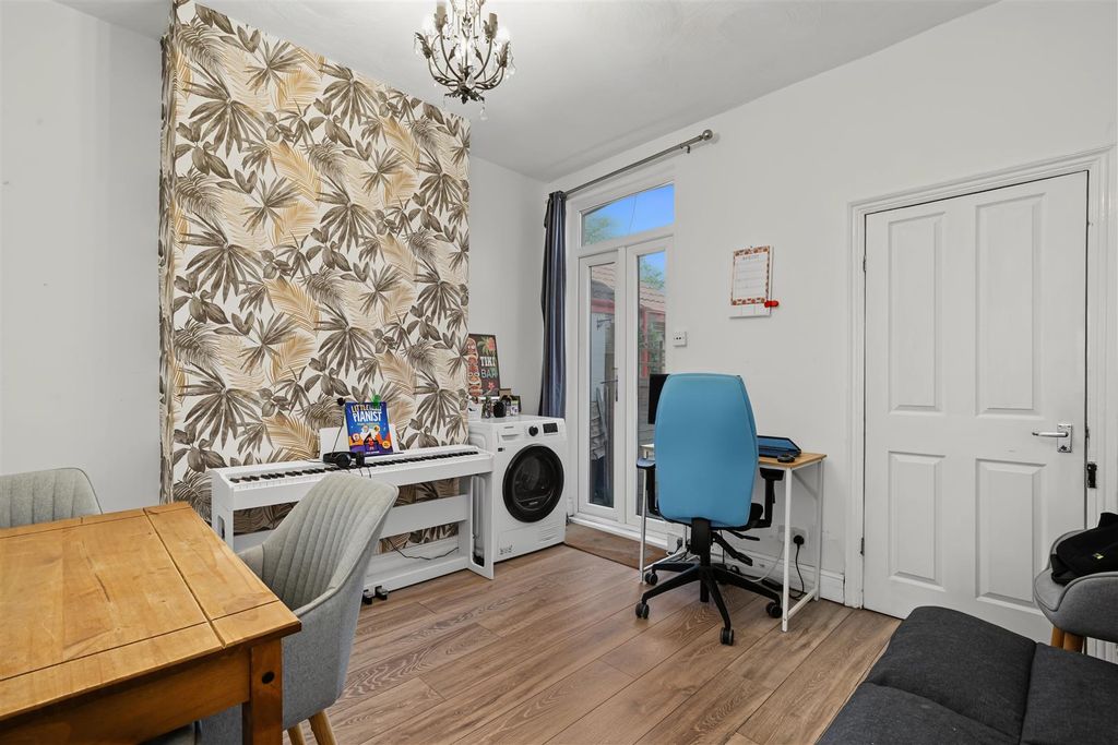 Property photo 3 of 12 Dining/Sitting Room