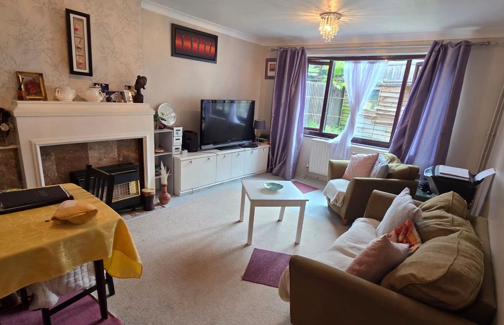 Property photo 2 of 11