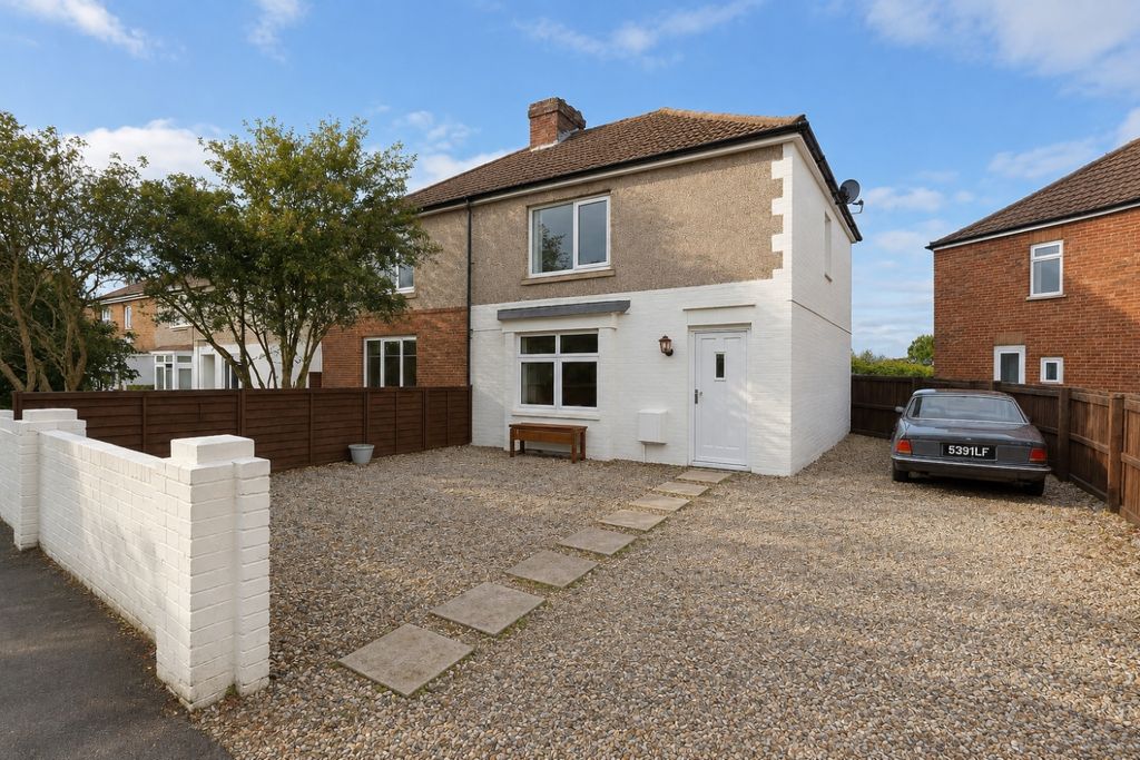 Property photo 1 of 12 8ce6365B-96Bd-4039-B088-d48B31d39Afa
