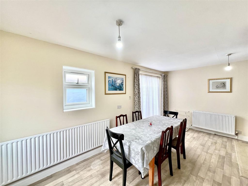 Property photo 3 of 12 Dining Area