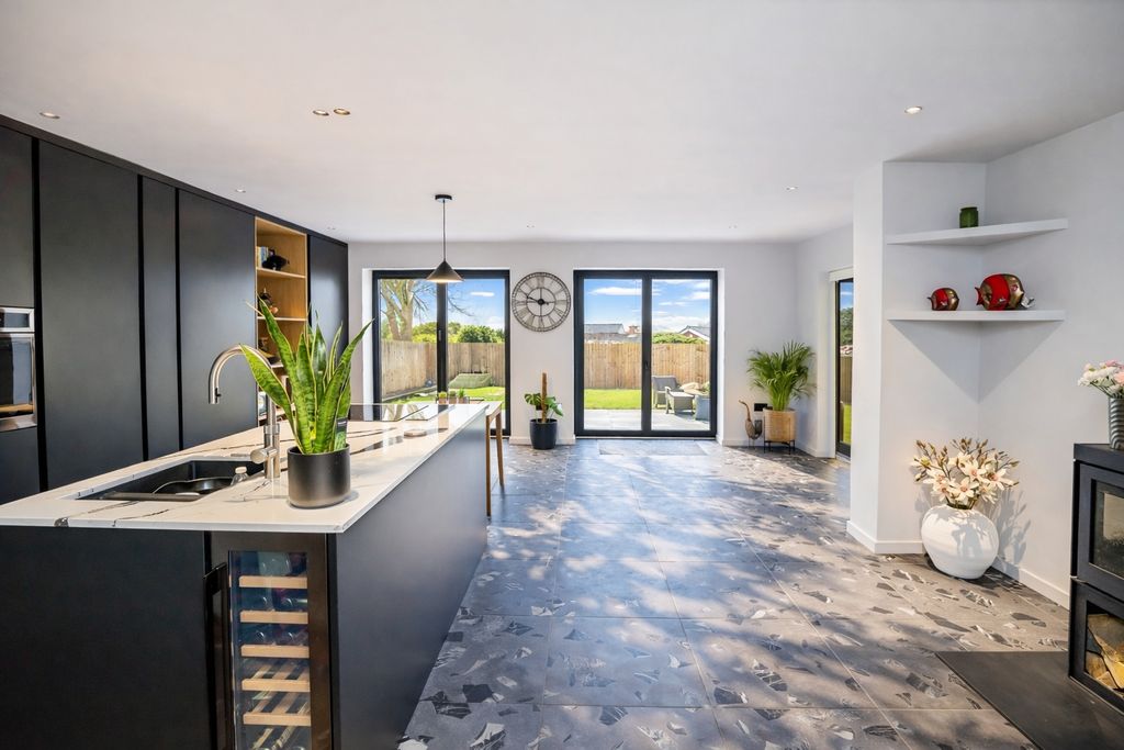 Property photo 3 of 14 Picture No. 20