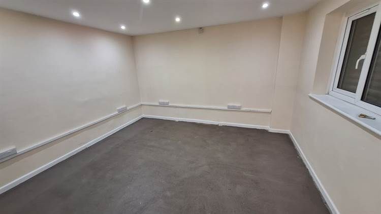 Property photo 3 of 4