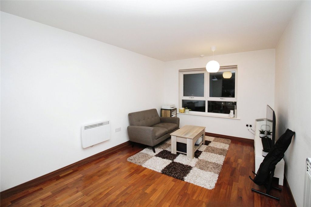 Property photo 3 of 7 Picture No. 10