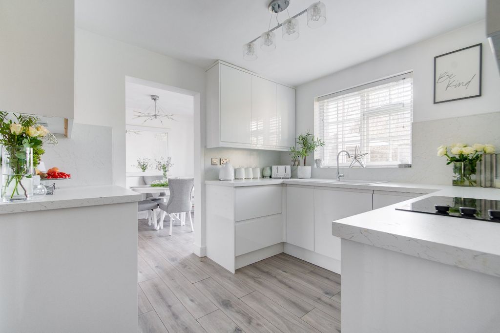 Property photo 2 of 17 Picture No. 19