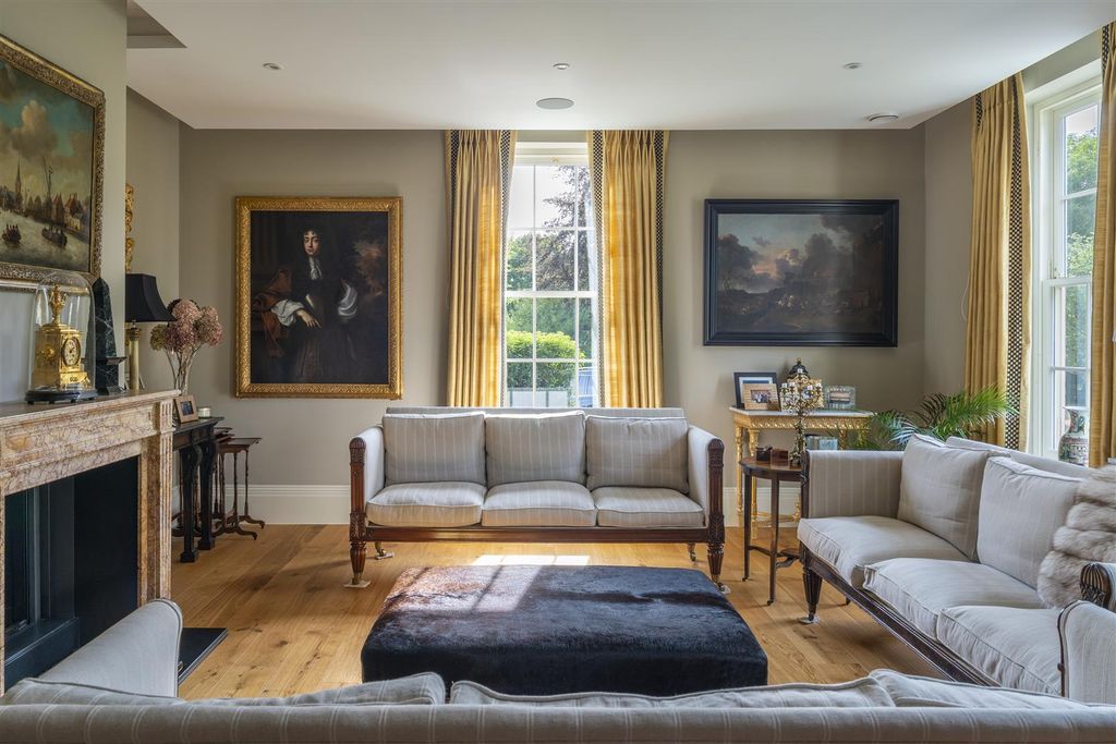 Property photo 2 of 40 Drawing Room
