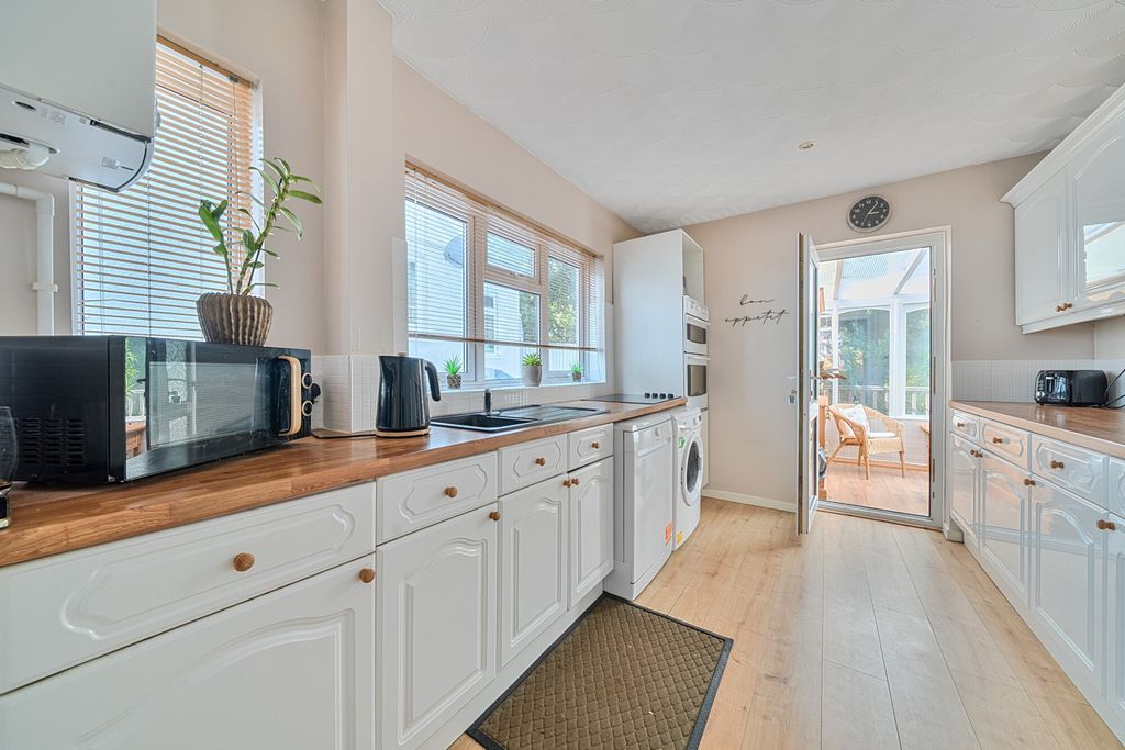 Property photo 2 of 19 1508148-14-6A870E...