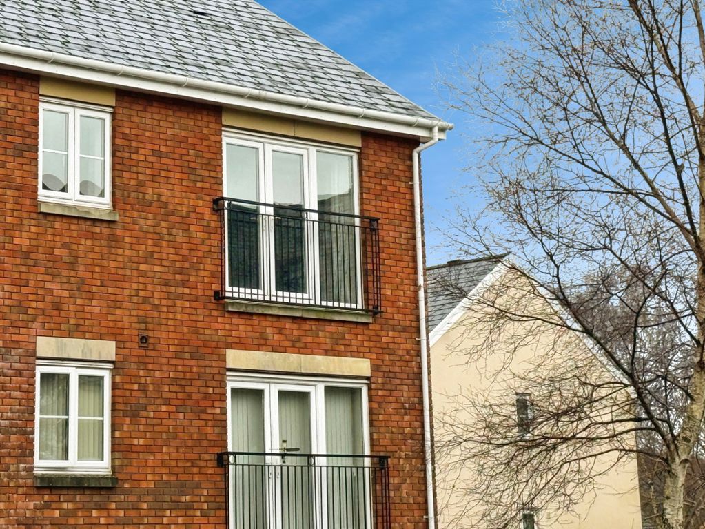 Property photo 2 of 16 4704093