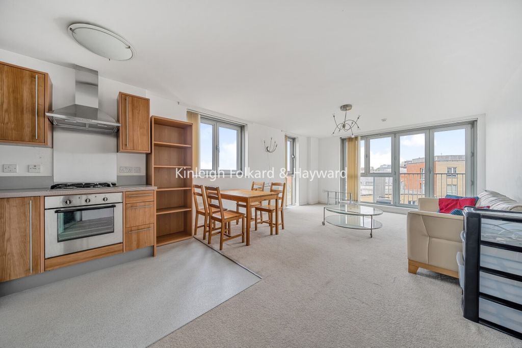 Property photo 1 of 6 E1F4A103-0016-4Be0-9