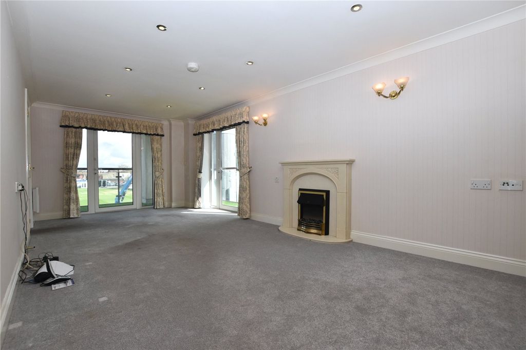 Property photo 3 of 11 Picture No. 13