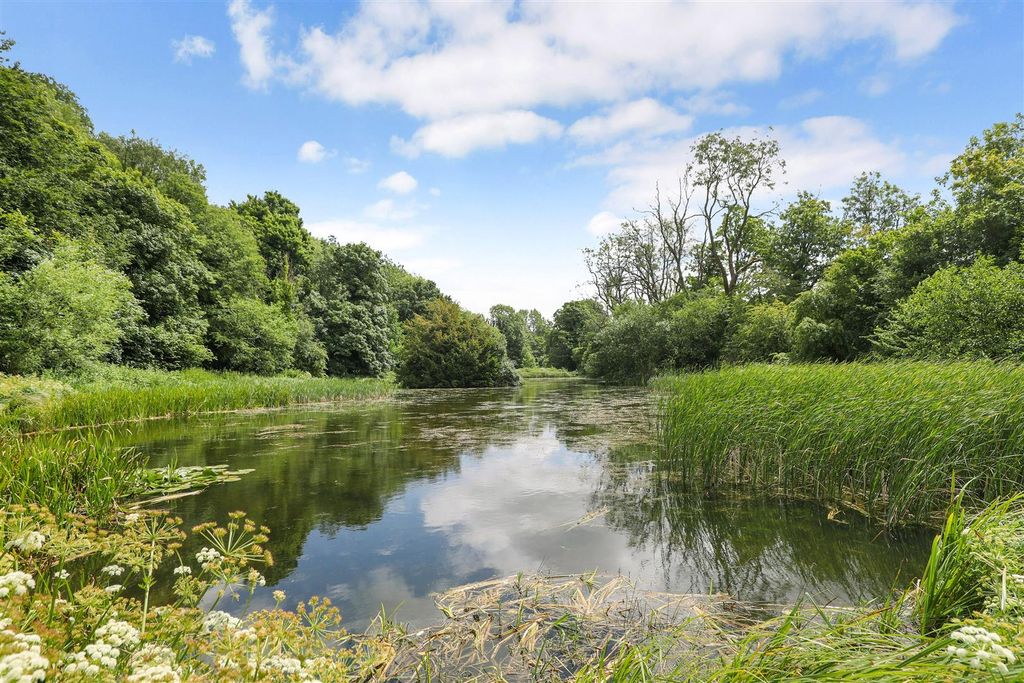 Property photo 2 of 18 Ph22_5285255.Jpg