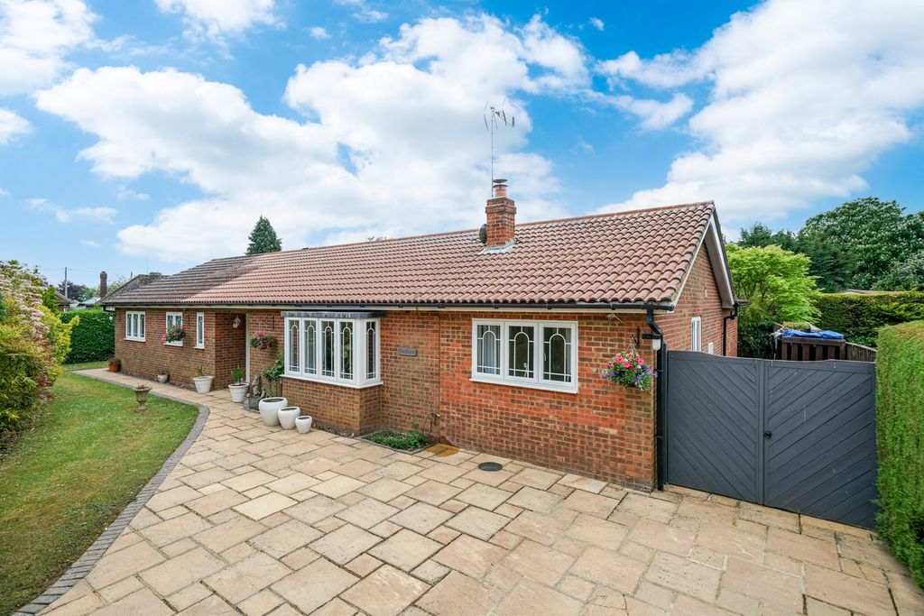 Property photo 1 of 33