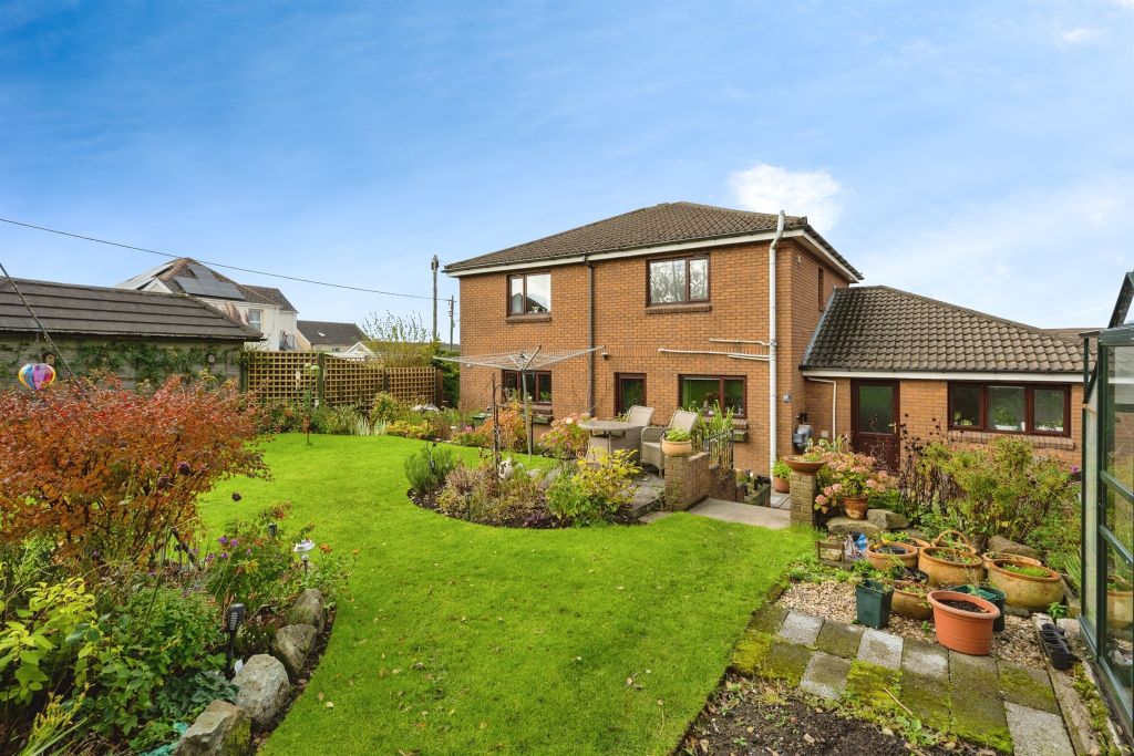 Property photo 3 of 17