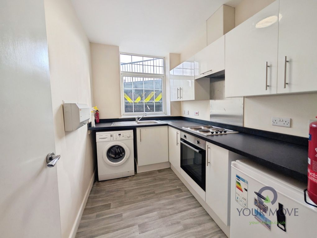 Property photo 3 of 6 Kitchen