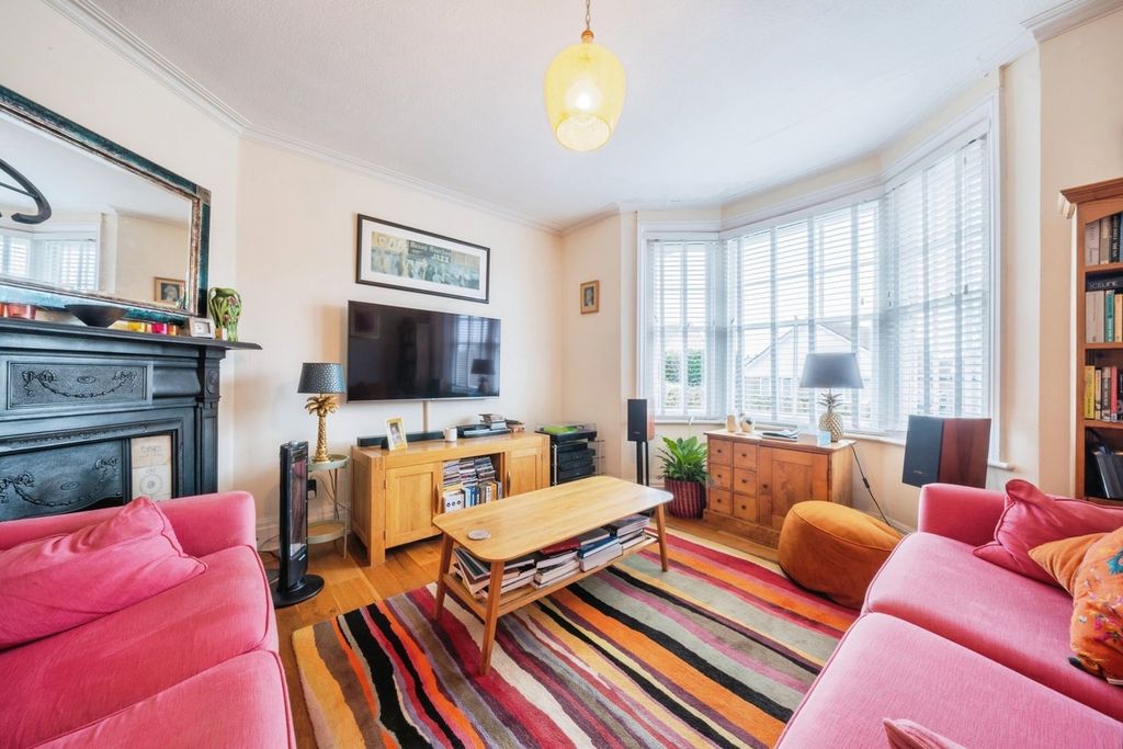 Property photo 2 of 20