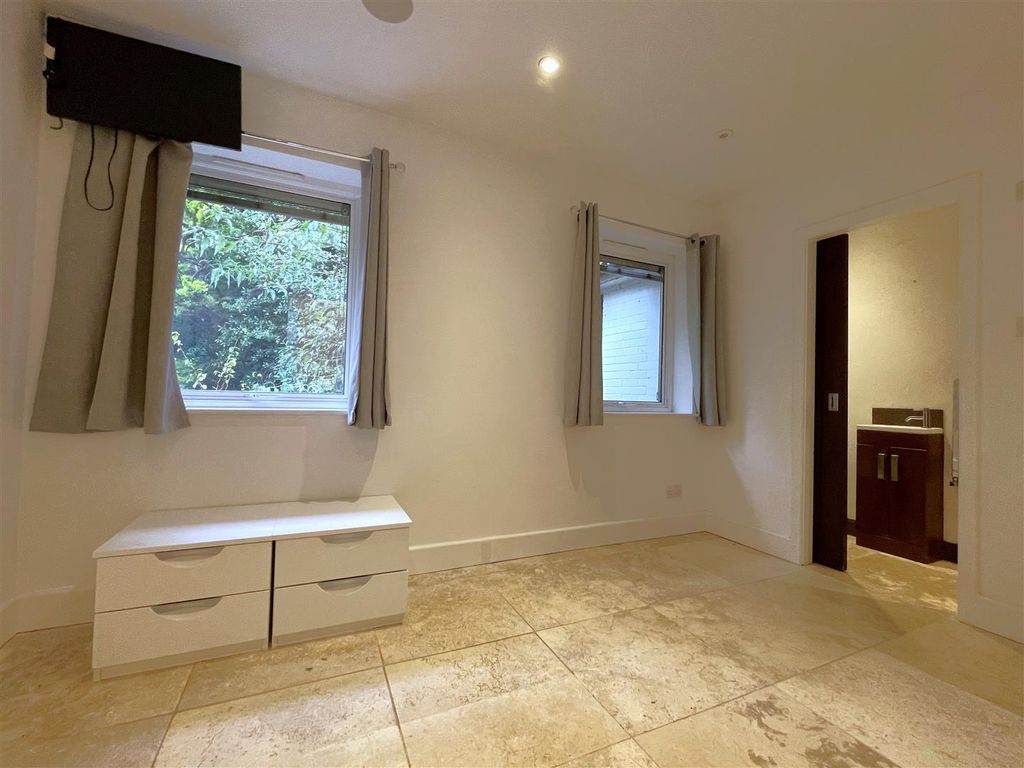 Additional image 10 of 5 bed detached house for saleStation Road, Lingfield RH7
